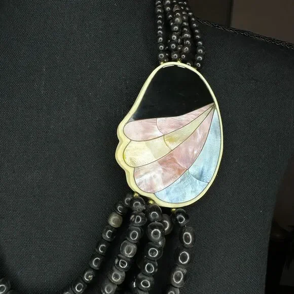 Lee Sands Mother of Pearl Necklace Vintage 1970's - Picture 2 of 4